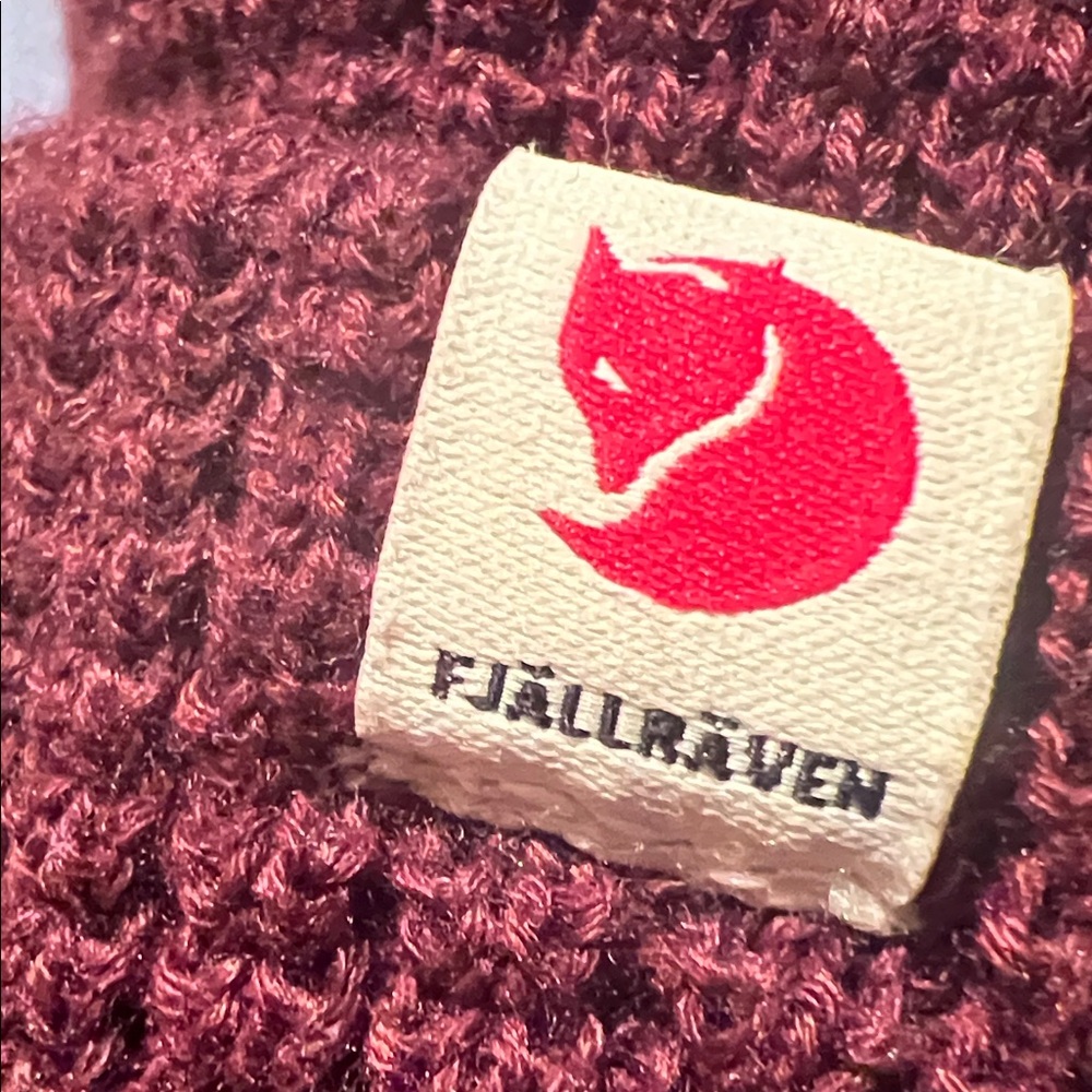 Fjall Raven Knit Beanie - Picture 4 of 6